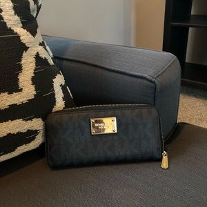 Michael Kors wallet